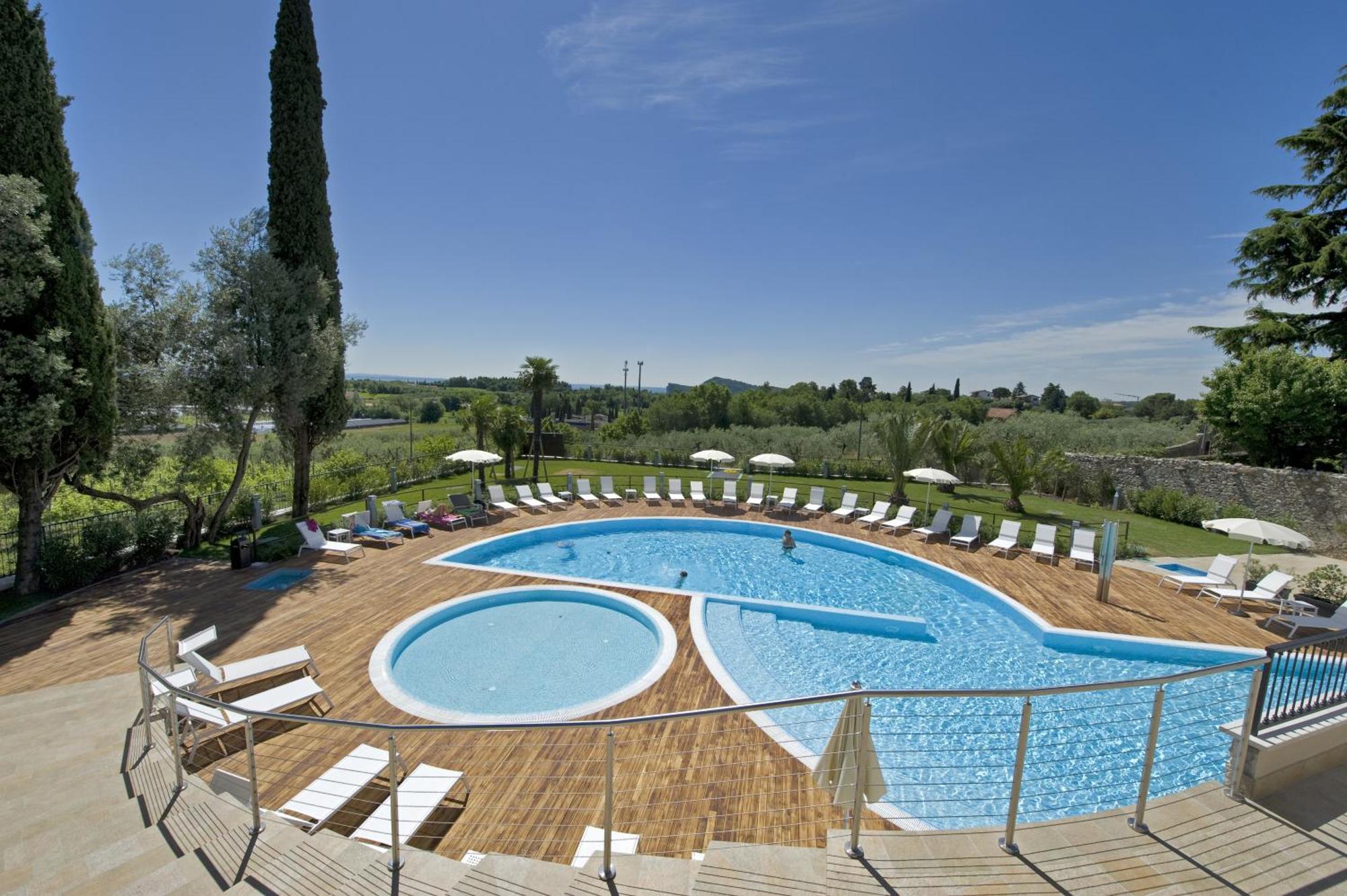 Villa Luisa Resort & Luxury Apartments San Felice del Benaco Exterior photo